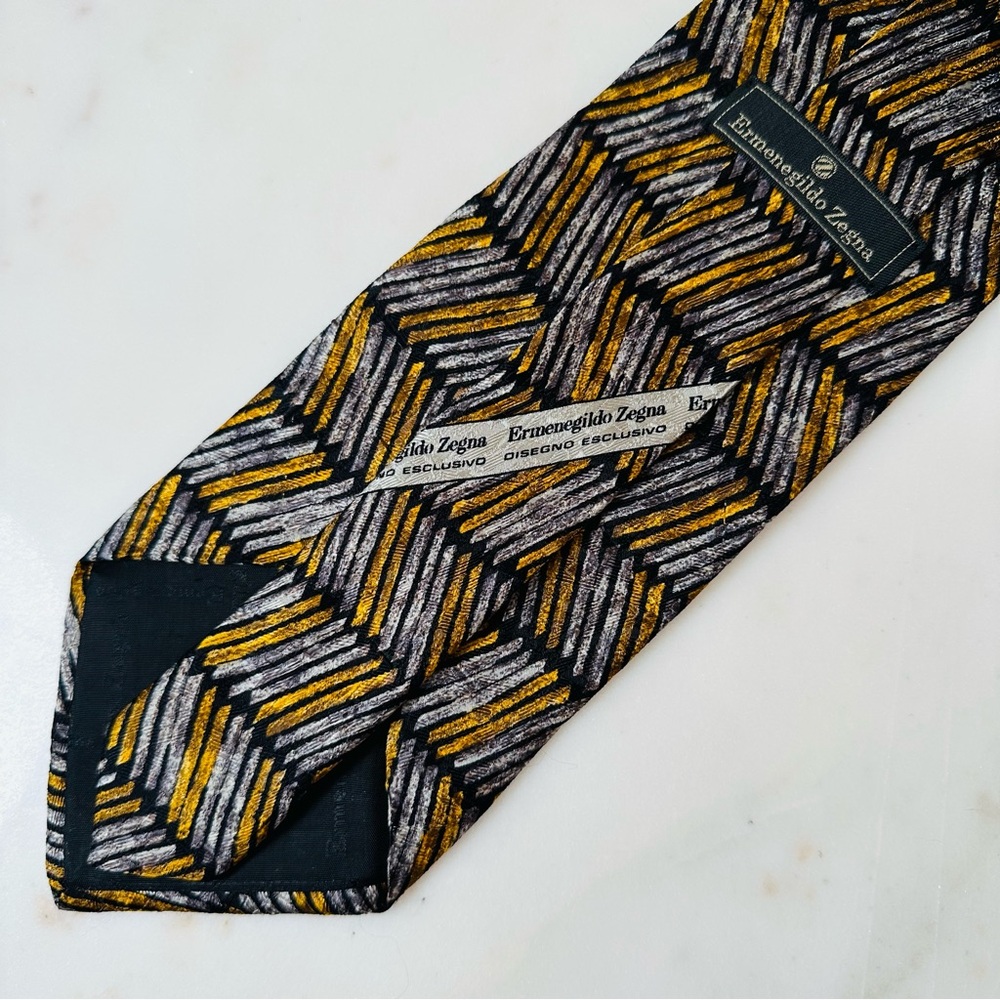Ermenegildo Zegna Black and Gold Patterned Tie